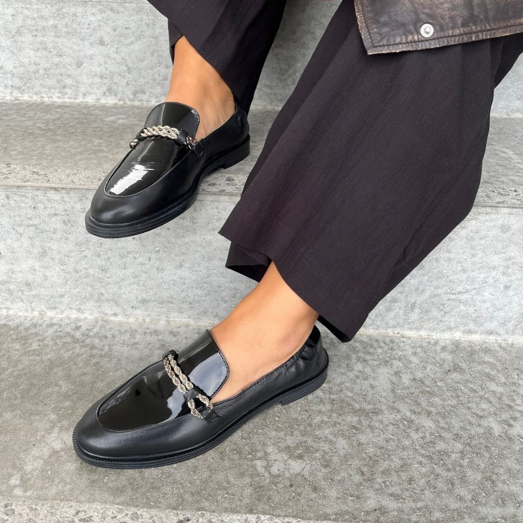 LOVE AND WALK - PATENT - Black patent – Copenhagenshoes.dk