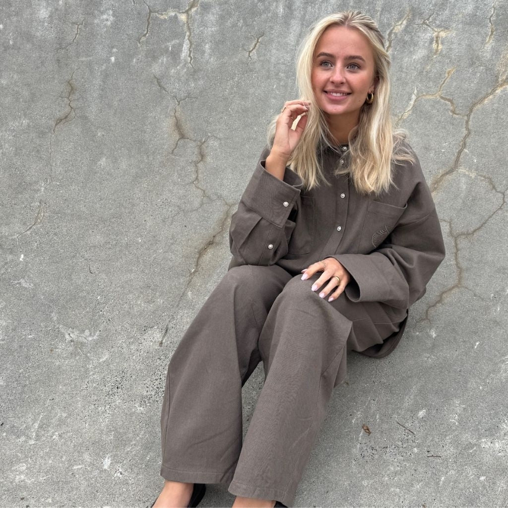 STORIES FROM THE ATELIER by COPENHAGENSHOES BE YOU SHIRT 307 Earth