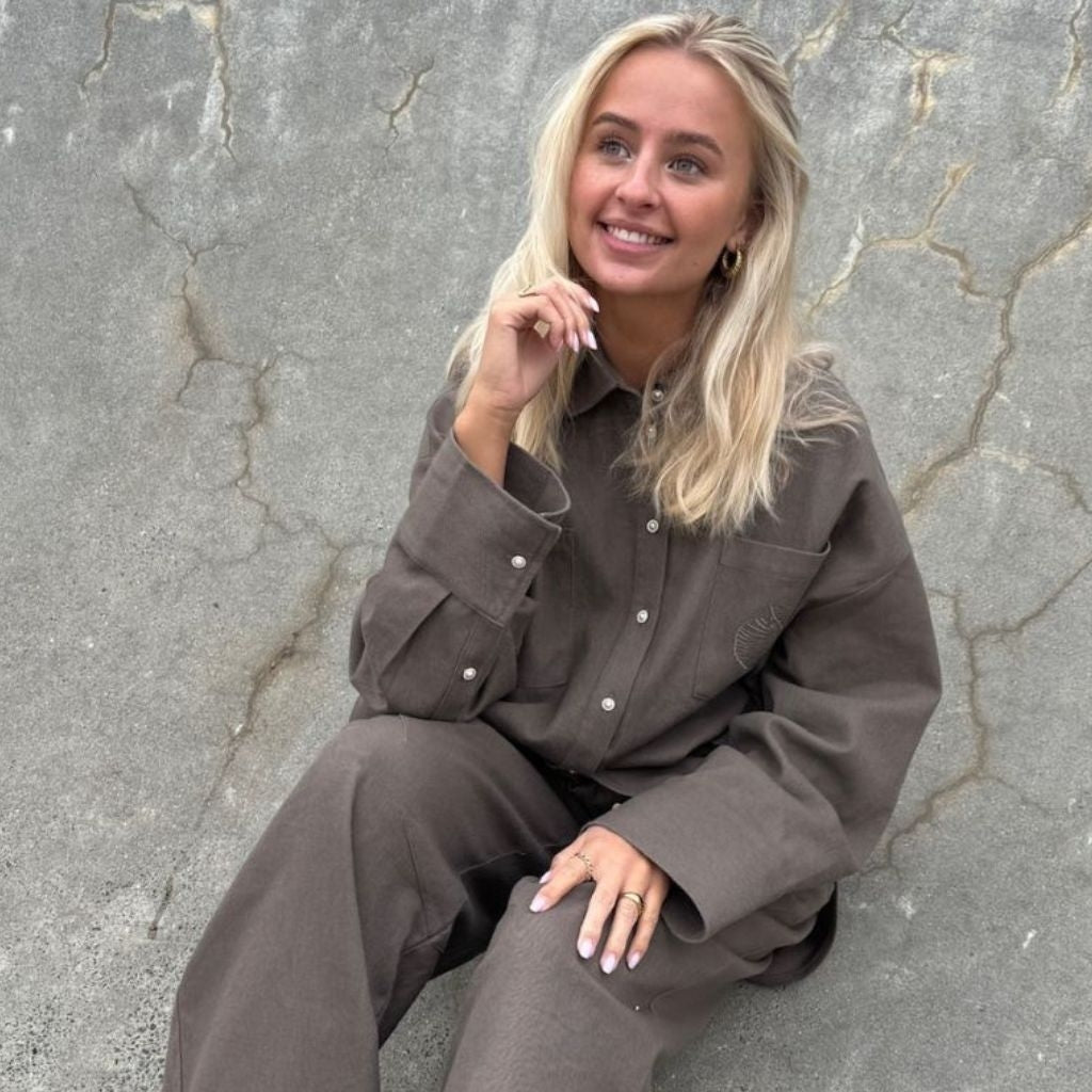STORIES FROM THE ATELIER by COPENHAGENSHOES BE YOU SHIRT 307 Earth