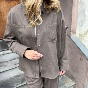 STORIES FROM THE ATELIER by COPENHAGENSHOES BE YOU SHIRT 307 Earth