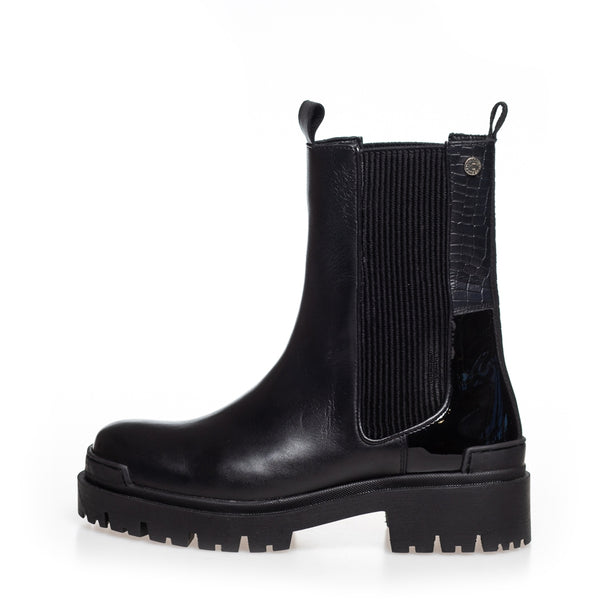 COPENHAGEN SHOES DAY DREAMING Boot 1207 BLACK W/PATENT HEEL