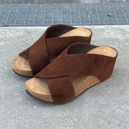 COPENHAGEN SHOES FRANCES 23 Suede Sandaler med kilehæl 00066 DARK BROWN (MARRONE 417)