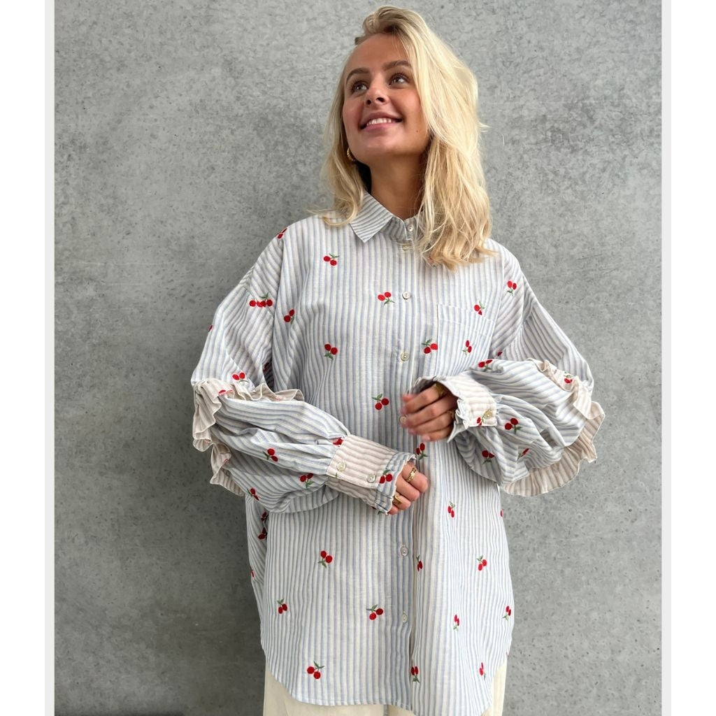 STORIES FROM THE ATELIER by COPENHAGENSHOES I AM A CHERRY CLOTHES 0061 WHITE
