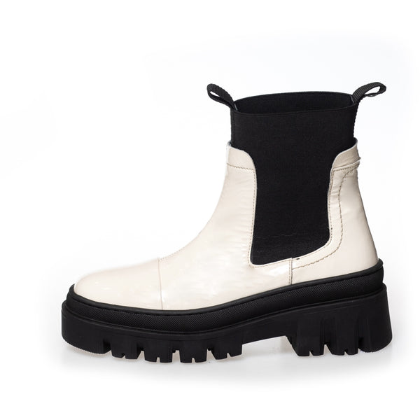COPENHAGEN SHOES KEEP GOING PATENT Boot 068 Cream