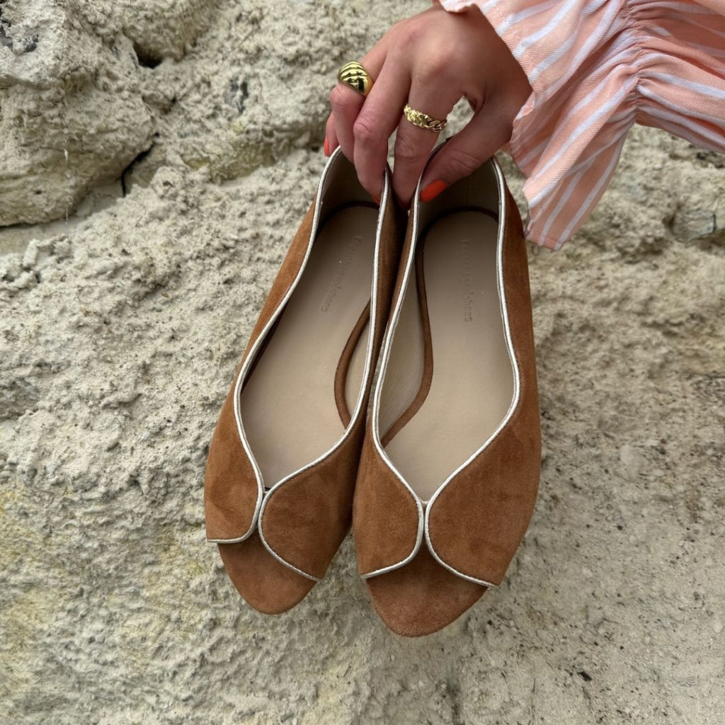 COPENHAGEN SHOES LIKE A MELODY - SUEDE Ballerina 0241 COGNAC