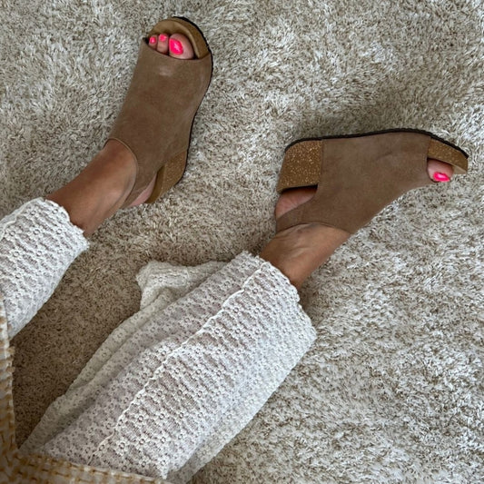 COPENHAGEN SHOES NEW COACHELLA SUEDE Sandaler med kilehæl 0002 BEIGE