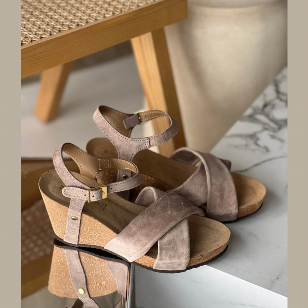 COPENHAGEN SHOES SUMMER VIBES Sandaler med kilehæl 0002 BEIGE