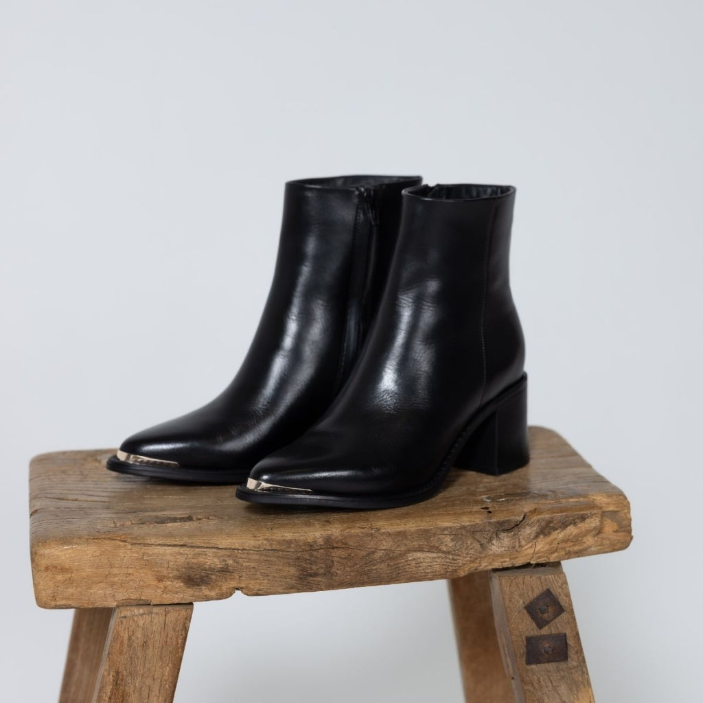 COPENHAGEN SHOES THE EMELY BOOT Støvler 0001 BLACK