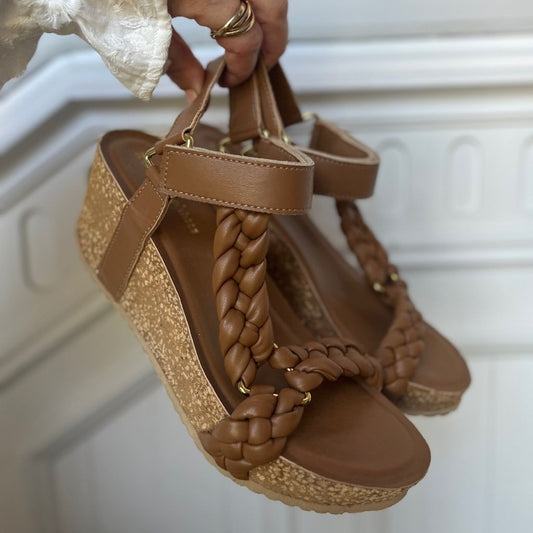 COPENHAGEN SHOES WOVEN LADY Sandaler med kilehæl 0241 COGNAC