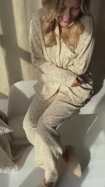 STORIES FROM THE ATELIER by COPENHAGENSHOES PAJAMAS SHIRT 2 SHIRT 01 BEIGE SMALL FLOWER