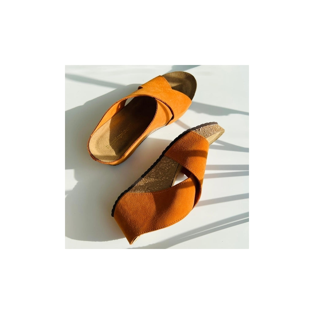 COPENHAGEN SHOES FRANCES 23 Suede Sandaler med kilehæl 00065 ORANGE (ARANCIO 400)